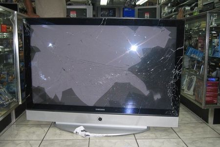 lcd tv cracked